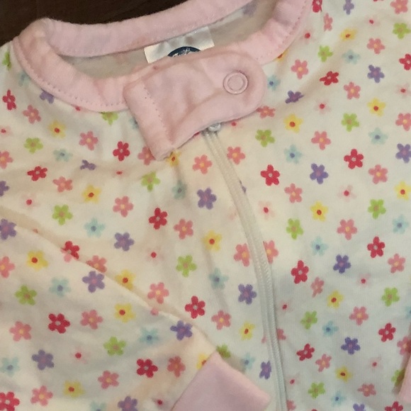🌸Gerber baby 0-3m Flowered soft cotton Jammie - Picture 3 of 4